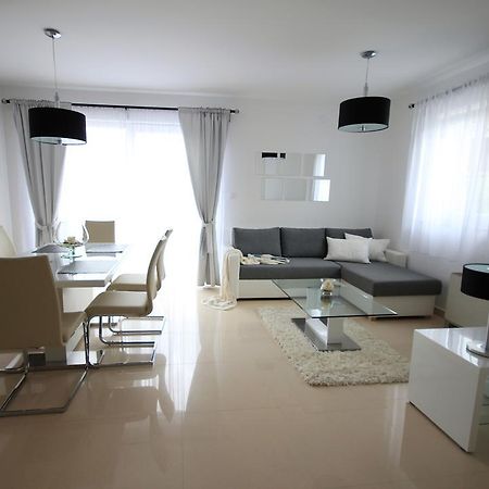 Apartments Villa Mantinela Malinska Bilik gambar